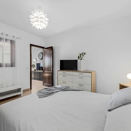 Apartment Home2book Charming Tinajo, Wifi *